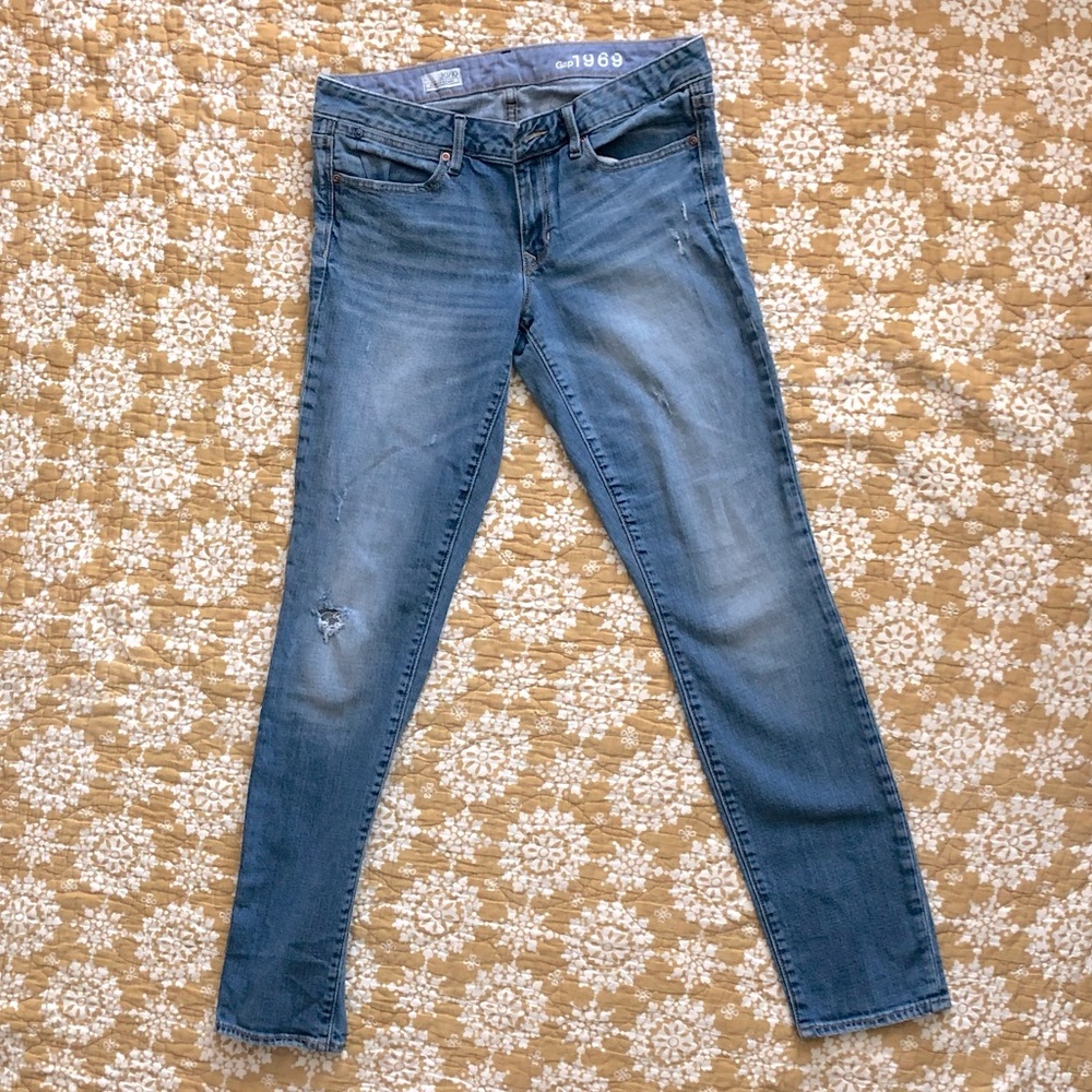 Gap Distressed light wash skinny Jean